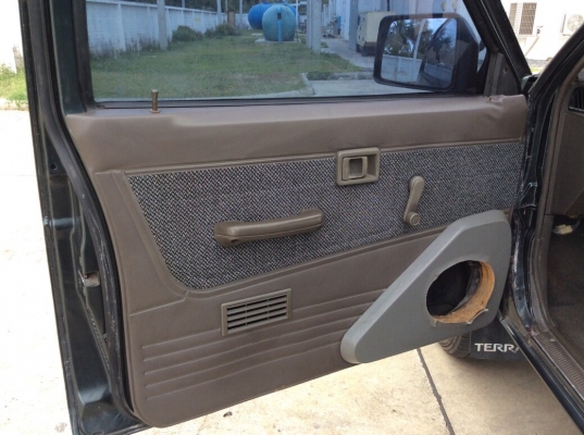 ขายรถนิสสัน บิ๊กเอ็มแวน ปี90 เครื่องดีเซล TD25 เกียร์ธรรมดา เพาเวอร์ ภายในสวยเดิมๆสะอาด แอร์เย็น ตัวถังสวยสีเงาสวย ลอนกระบะหลังสวย คัสซีสวยไม่มีผุ ห้องเครื่องเดิม เครื่องแน่น ช่วล่างดี ยางดี รถขับดีครับ ใช้งานได้เลยครับ ขายถูก ขายรถนิสสัน บิ๊กเอ็มแวน ปี90 เครื่องดีเซล TD25 เกียร์ธรรมดา เพาเวอร์ ภายในสวยเดิมๆสะอาด แอร์เย็น ตัวถังสวยสีเงาสวย ลอนกระบะหลังสวย คัสซีสวยไม่มีผุ ห้องเครื่องเดิม เครื่องแน่น ช่วล่างดี ยางดี รถขับดีครับ ใช้งานได้เลยครับ ขายถูก