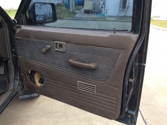 ขายรถนิสสัน บิ๊กเอ็มแวน ปี90 เครื่องดีเซล TD25 เกียร์ธรรมดา เพาเวอร์ ภายในสวยเดิมๆสะอาด แอร์เย็น ตัวถังสวยสีเงาสวย ลอนกระบะหลังสวย คัสซีสวยไม่มีผุ ห้องเครื่องเดิม เครื่องแน่น ช่วล่างดี ยางดี รถขับดีครับ ใช้งานได้เลยครับ ขายถูก ขายรถนิสสัน บิ๊กเอ็มแวน ปี90 เครื่องดีเซล TD25 เกียร์ธรรมดา เพาเวอร์ ภายในสวยเดิมๆสะอาด แอร์เย็น ตัวถังสวยสีเงาสวย ลอนกระบะหลังสวย คัสซีสวยไม่มีผุ ห้องเครื่องเดิม เครื่องแน่น ช่วล่างดี ยางดี รถขับดีครับ ใช้งานได้เลยครับ ขายถูก