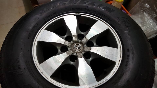 ล้อแม็กเดิมวีโก้ยกสูง4วง  ยางดี2เส้น