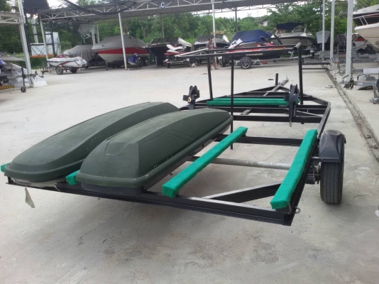 ขายถูกเทเลอร์ใหม่เอี่ยม ยังไม่เคยใช้งาน ใส่Jetได้3ลำ หรือจะแปลงใส่เรือ17-18ฟุตก็สบาย อุปกรณ์ใหม่หมดทุกชิ้น 28,000 บาท