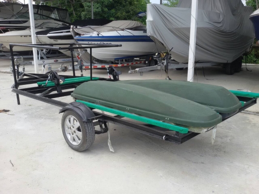 ขายถูกเทเลอร์ใหม่เอี่ยม ยังไม่เคยใช้งาน ใส่Jetได้3ลำ หรือจะแปลงใส่เรือ17-18ฟุตก็สบาย อุปกรณ์ใหม่หมดทุกชิ้น 28,000 บาท