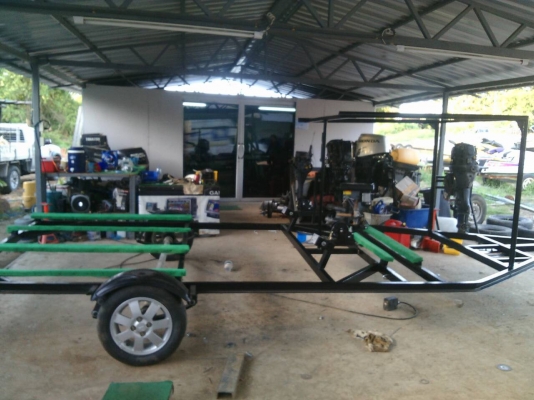 ขายถูกเทเลอร์ใหม่เอี่ยม ยังไม่เคยใช้งาน ใส่Jetได้3ลำ หรือจะแปลงใส่เรือ17-18ฟุตก็สบาย อุปกรณ์ใหม่หมดทุกชิ้น 28,000 บาท