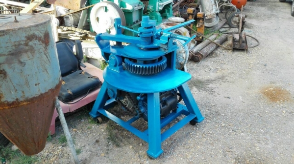 ====== Sold Out!! ====== ดัดท่อไอเสีย 1-3 นิ้ว มอเตอร์ 5 HP. ไฟ 380 V. อุปกรณ์ ลูกดัด 11 ลูก สวยสด!! โทร 089-2499-123 นครปฐม