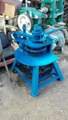 ====== Sold Out!! ====== ดัดท่อไอเสีย 1-3 นิ้ว มอเตอร์ 5 HP. ไฟ 380 V. อุปกรณ์ ลูกดัด 11 ลูก สวยสด!! โทร 089-2499-123 นครปฐม