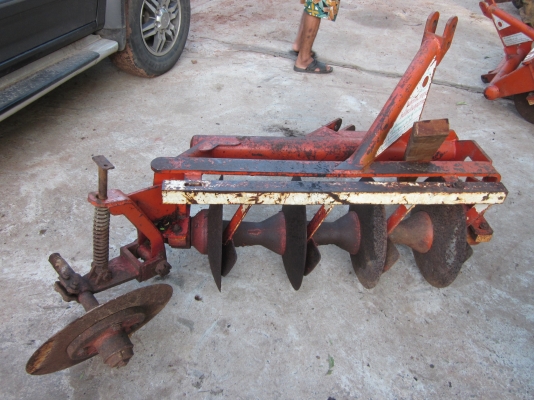 ขายผาน  4  รถไถ 24 - 34  สภาพดี