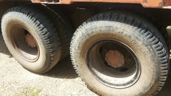 รถนิสสัน 10 ล้อ ท้ายลาด CW41M   เปลื่ยนเครื่อง 260 แรงม้า.   สนใจติดต่อ  081 - 6079515