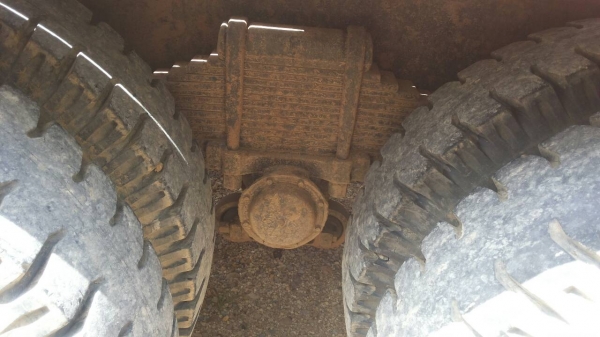 รถนิสสัน 10 ล้อ ท้ายลาด CW41M   เปลื่ยนเครื่อง 260 แรงม้า.   สนใจติดต่อ  081 - 6079515