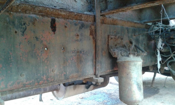 รถอีซูซุ 10 ล้อ ท้ายลาด  /  ติดเฮียบ 3 ตัน.  FXZ 210 แรงม้า. ปี 33   สนใจติดต่อ  081 - 6079515