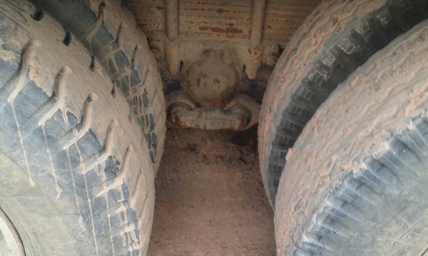 รถอีซูซุ 10 ล้อ ท้ายลาด  /  ติดเฮียบ 3 ตัน.  FXZ 210 แรงม้า. ปี 33   สนใจติดต่อ  081 - 6079515