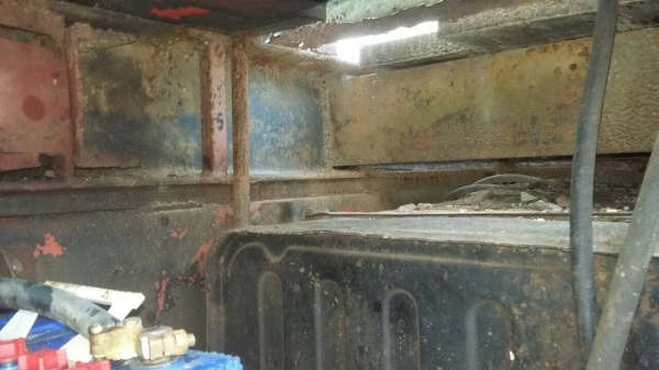 รถอีซูซุ 10 ล้อ ท้ายลาด  /  ติดเฮียบ 3 ตัน.  FXZ 210 แรงม้า. ปี 33   สนใจติดต่อ  081 - 6079515