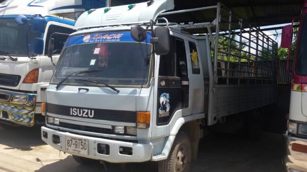 ร๊อกกี้ 175 แรง ยาว 6.10 ยาง 8.25 คัสซีสวย พาเวอร์จิฟฟี่ ยาวสวย 6เส้นพร้อมใช้งานครับ