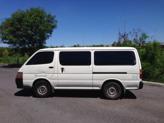 **** ขายรถตู้ ปี2000 สีเดิมๆเบาๆเครื่องดี ****