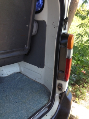 **** ขายรถตู้ ปี2000 สีเดิมๆเบาๆเครื่องดี ****