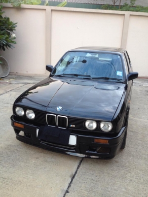 ขายbmw e30 สีดำ4ประตู ไฟท้าย3ชั้น ดิสเบรค4ล้อ แอร์เย็น เซ็นทรัลล็อค ซันรูฟไฟฟ้า พวงมาลัยพาวเวอร์ กระจกไฟฟ้า ไฟหน้าซีนอนสีชา ทะเบียนเต็มพร้อมโอน กทม 1)วิทยุpioneer cd-usb ลำโพง4ตัว  2)พวงมาลัยเปาเล็กbmw โลโก้Mเล็กแท้ติดกะจังหน้า 3)เกจวัดบูสblitz ทามเมอร์fe