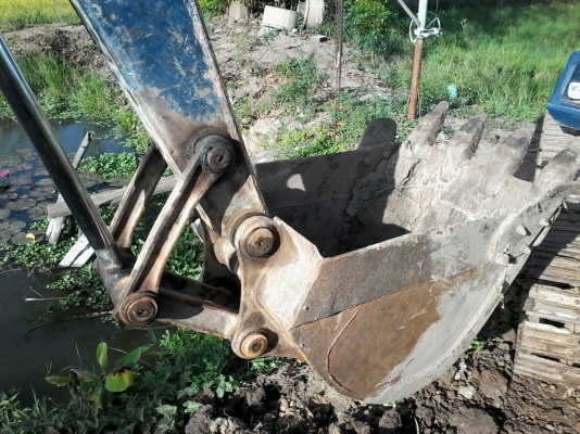 ขาย PC 120-3 ลอนเลอร์7ลูกสวยๆแอร์หนาวระบบดีทำงานไม่ร้อนไม่ต้องเปิดฝากกระโปรงรถ