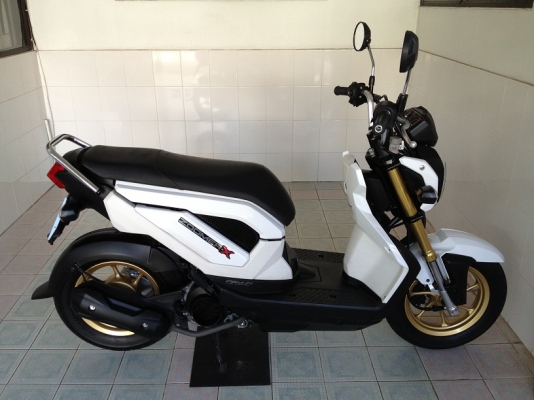 Zoomer-x ตัวTOP โฉมล่าสุด สีใหม่ วิ่ง5000 ปลายปี57 (ของแถม 4 รายการ)