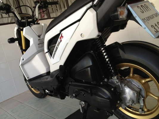 Zoomer-x ตัวTOP โฉมล่าสุด สีใหม่ วิ่ง5000 ปลายปี57 (ของแถม 4 รายการ)