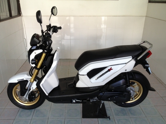 Zoomer-x ตัวTOP โฉมล่าสุด สีใหม่ วิ่ง5000 ปลายปี57 (ของแถม 4 รายการ)