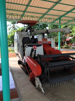 ขายรถเกี่ยวKubota DC68G