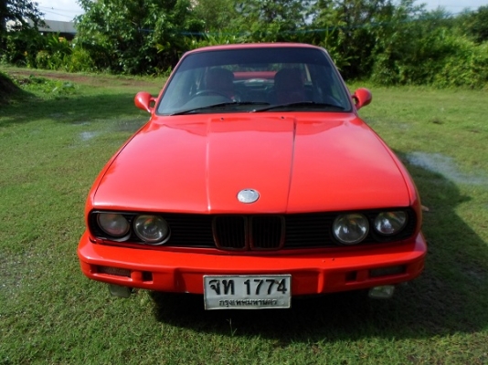 BMW e30 Classic car BMW e30 Classic car