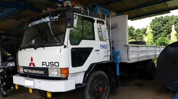 รถ 6 ล้อพร้อมเครนTADANO