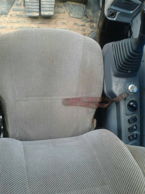 ขายรถแบคโฮ KOMATSU PC200-7 เอกสารอินวอย 14000 ชม.ราคา 1300000