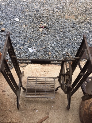 ขาจักรเหล็กหล่อ