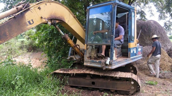 ขายรถแบคโค KOMATSU PC60-5 สภาพพร้อมใช้งาน สนใจโทร 090-8588220คุณนะ 093-3258446คุณบิว ID:narong498 หรือเข้าดูสินค้าอื่นๆได้ที่ www.truck.in.th/498 หรือเพจFacebook ณรงค์ ซื้อขายรถมือสอง (เว็บไซต์ส่วนตัว) หรือFacebook ตลาดรถมือสอง คุณนะ ขายรถแบคโค KOMATSU PC60-5 สภาพพร้อมใช้งาน สนใจโทร 090-8588220คุณนะ 093-3258446คุณบิว ID:narong498 หรือเข้าดูสินค้าอื่นๆได้ที่ www.truck.in.th/498 หรือเพจFacebook ณรงค์ ซื้อขายรถมือสอง (เว็บไซต์ส่วนตัว) หรือFacebook ตลาดรถมือสอง คุณนะ