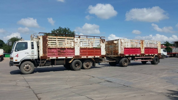 ขายรถบรรทุกพ่วงคอกและพ่วงพื้นเรียบ 18 ล้อ ยี่ห้อ MISHUBISHI FUSO ขายรถบรรทุกพ่วงคอกและพ่วงพื้นเรียบ 18 ล้อ ยี่ห้อ MISHUBISHI FUSO