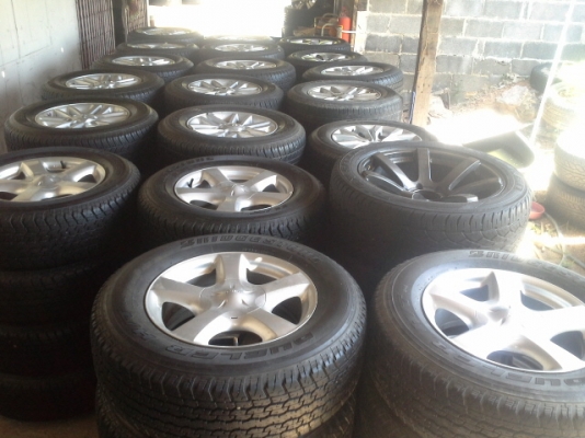 เหมายกกองแช้ม,วีครอส,ปาเจโร่