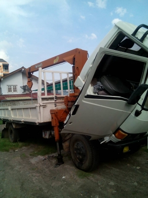 หกล้อ ฮีโน้ KM 779 ติดเครน 2.5 ตัน ช่วงยาว 5 ม สภาพดีพร้อมใช้งาน ทะเบียนพร้อมโอน หกล้อ ฮีโน้ KM 779 ติดเครน 2.5 ตัน ช่วงยาว 5 ม สภาพดีพร้อมใช้งาน ทะเบียนพร้อมโอน