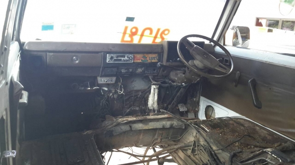 ขายซากรถตู้