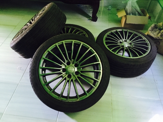 ขายแม็ก18 พร้อมยาง 225/45/18ยางปี14ใหม่ยางใหม่มากใชัได้ยาวเลยขาย19500 กฤษดา087-1691151