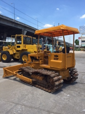 มาแล้วรถดัน KOMATSU D20P-5 มาแล้วรถดัน KOMATSU D20P-5