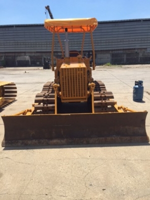 มาแล้วรถดัน KOMATSU D20P-5 มาแล้วรถดัน KOMATSU D20P-5
