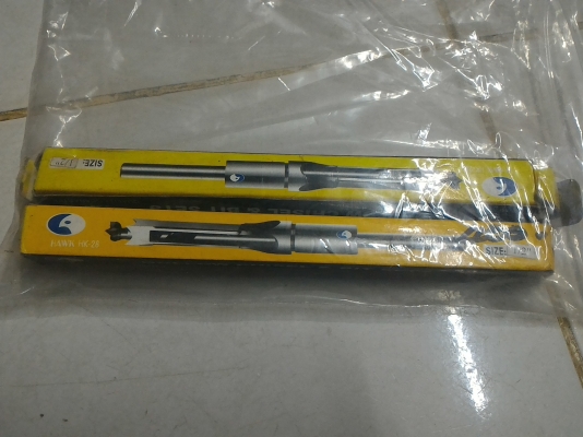 ดอกสว่านเจาะไม้ให้เป็นสีเหลี่ยม ยี่ห้อ HAWK ใช้กับสว่านแท่นหรือสว่านมือได้ดอกเจาะยาว