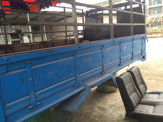 ขายกระบะสี่ล้อ