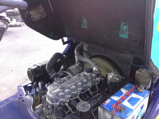 KOMATSU FD15-16 ขนาด1.5ตัน เสาสูง3เมตร เกียร์ธรรมดา เครื่องยนต์ดีเซลC240 งาเลื่อนซ้ายขวาได้ ยางตันใหม่4เส้น ราคาต่อรองได้0816161541