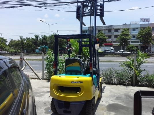 KOMATSU FD15-16 ขนาด1.5ตัน เสาสูง3เมตร เกียร์ธรรมดา เครื่องยนต์ดีเซลC240 งาเลื่อนซ้ายขวาได้ ยางตันใหม่4เส้น ราคาต่อรองได้0816161541