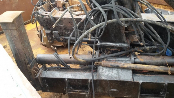 เฮี๊ยบ 6ตัน สภาพสวย อุปกรณ์ครบ แถมมือขยุ็ม 190000