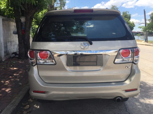 ขาย FORTUNER ปี12 เครื่องเบนซิล2.7