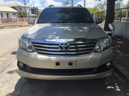 ขาย FORTUNER ปี12 เครื่องเบนซิล2.7