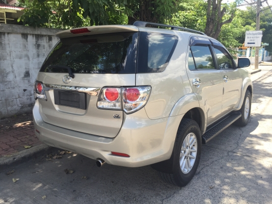 ขาย FORTUNER ปี12 เครื่องเบนซิล2.7