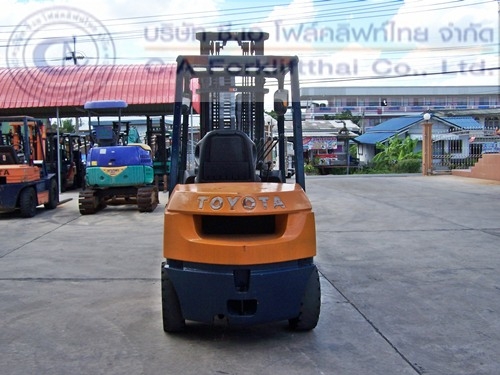 ขายรถ โฟล์คลิฟท์ TOYOTA รุ่น 7-FD30