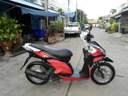 Click i ปี 54 ไมล์ขาว รถบ้าน เครื่องดี เดิมๆ มีเล่ม เอกสารครบ ทดลองขับได้ทุกวัน โทร. 02-9165022,099-0812001