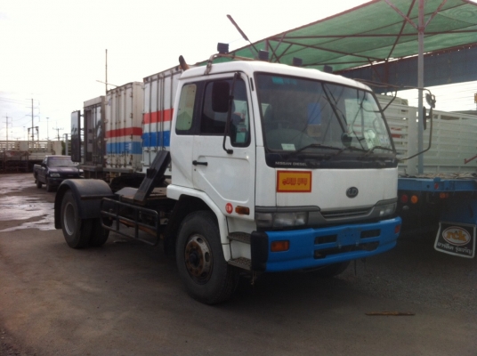 UD หัวลาก 6ล้อ ปี47 216แรงม้า