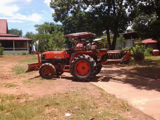KUBOTA L4508 ไม่มีอุปกรณ์นะครับ เล่มพร้อม รถมือเดียวครับ สีเดิมบาง KUBOTA L4508 ไม่มีอุปกรณ์นะครับ เล่มพร้อม รถมือเดียวครับ สีเดิมบาง