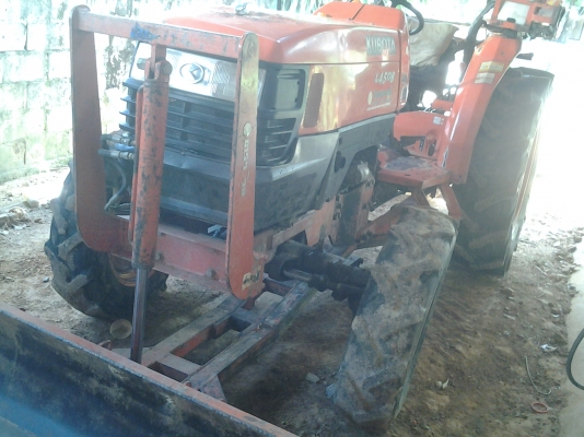KUBOTA L4508 ไม่มีอุปกรณ์นะครับ เล่มพร้อม รถมือเดียวครับ สีเดิมบาง KUBOTA L4508 ไม่มีอุปกรณ์นะครับ เล่มพร้อม รถมือเดียวครับ สีเดิมบาง