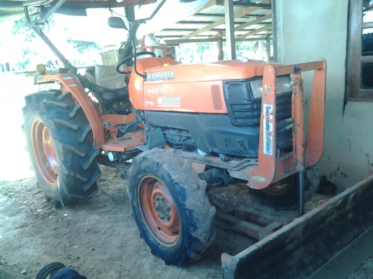 KUBOTA L4508 ไม่มีอุปกรณ์นะครับ เล่มพร้อม รถมือเดียวครับ สีเดิมบาง