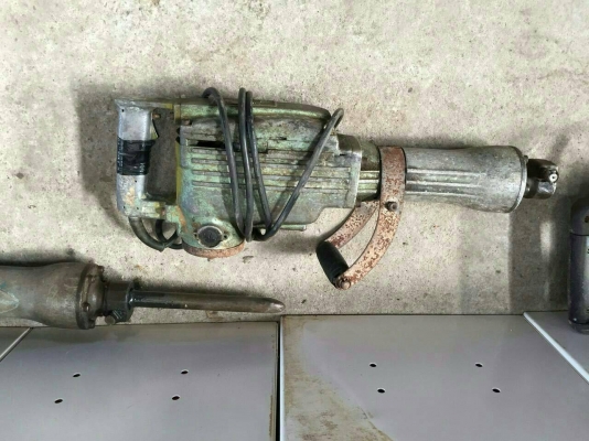 เครื่องสกัดคอนกรีตฮิตาชิตัวใหญ่